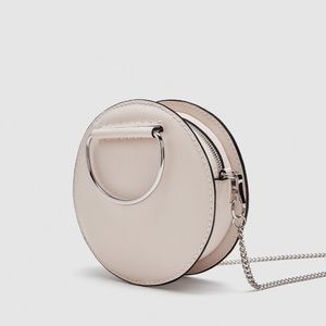 Zara Bags - Zara ecru oval mini crossbody bag Zara Bags - Zara ecru oval mini crossbody bag